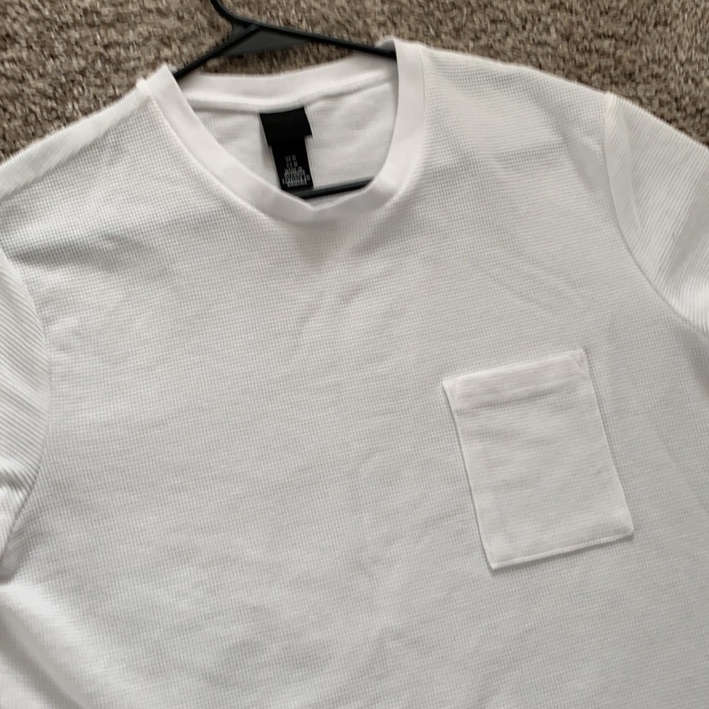 Men’s tee😍 - Picture 2 of 3